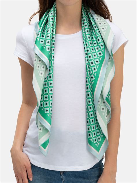 personalized scarf for women.